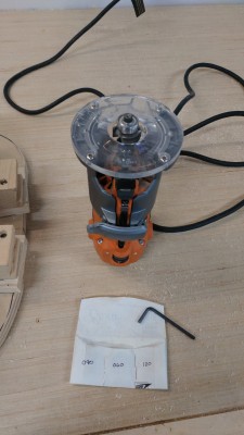 D051 - Round base on trim router.jpg