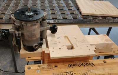 D062 - Body Dovetail Mortis Fixture and Router.jpg